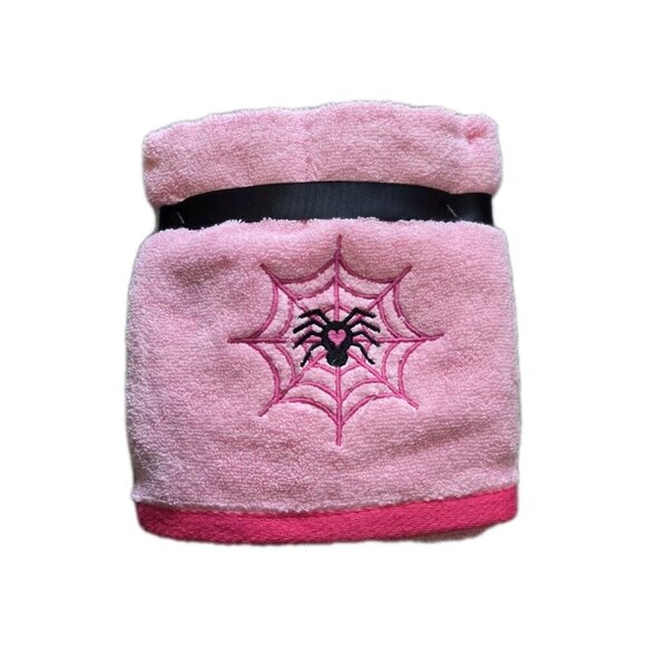 Set 2 Betsey Johnson Pink Halloween Spider Hand Towels 16x26 Cotton Embroidered - Picture 2 of 2